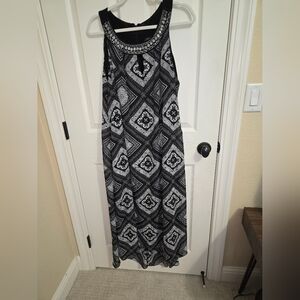 R&K Black and White Sleeveless Maxi Dress